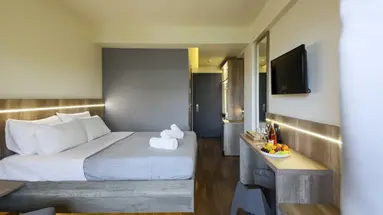 Yakinthos Hotel