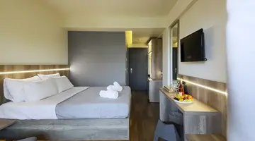 Yakinthos Hotel