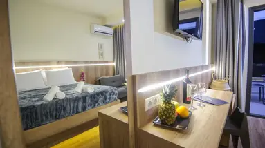Yakinthos Hotel