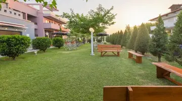 Yakinthos Hotel