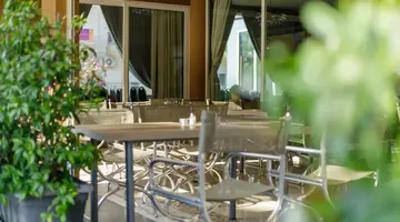 Yakinthos Hotel