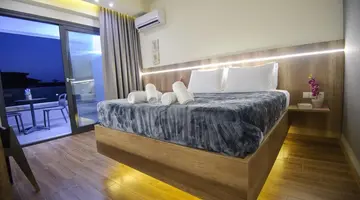Yakinthos Hotel