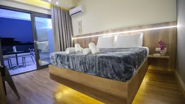 Yakinthos Hotel