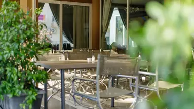 Yakinthos Hotel