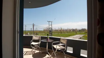 Yakinthos Hotel