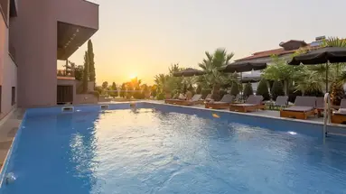 Yakinthos Hotel