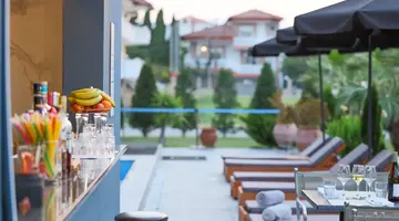 Yakinthos Hotel