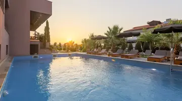 Yakinthos Hotel
