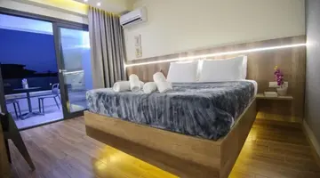 Yakinthos Hotel
