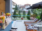Yakinthos Hotel