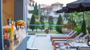 Yakinthos Hotel