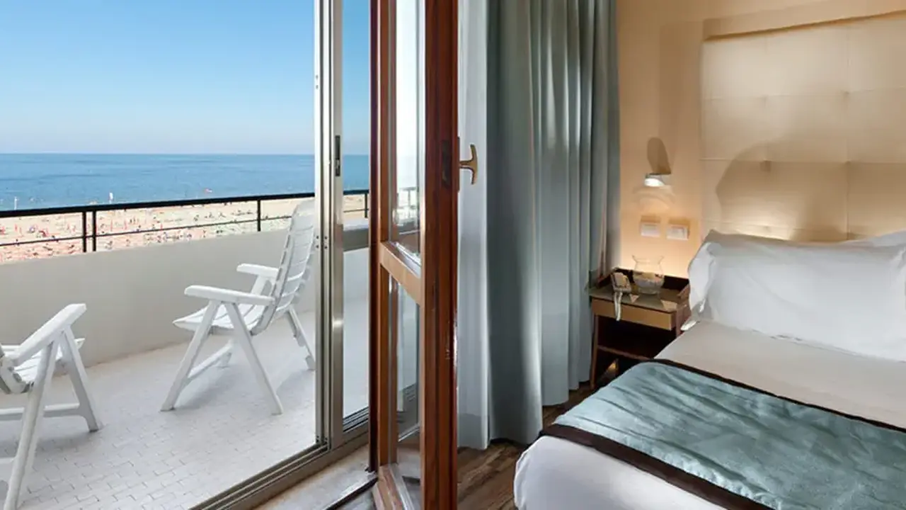 YES Hotel Touring