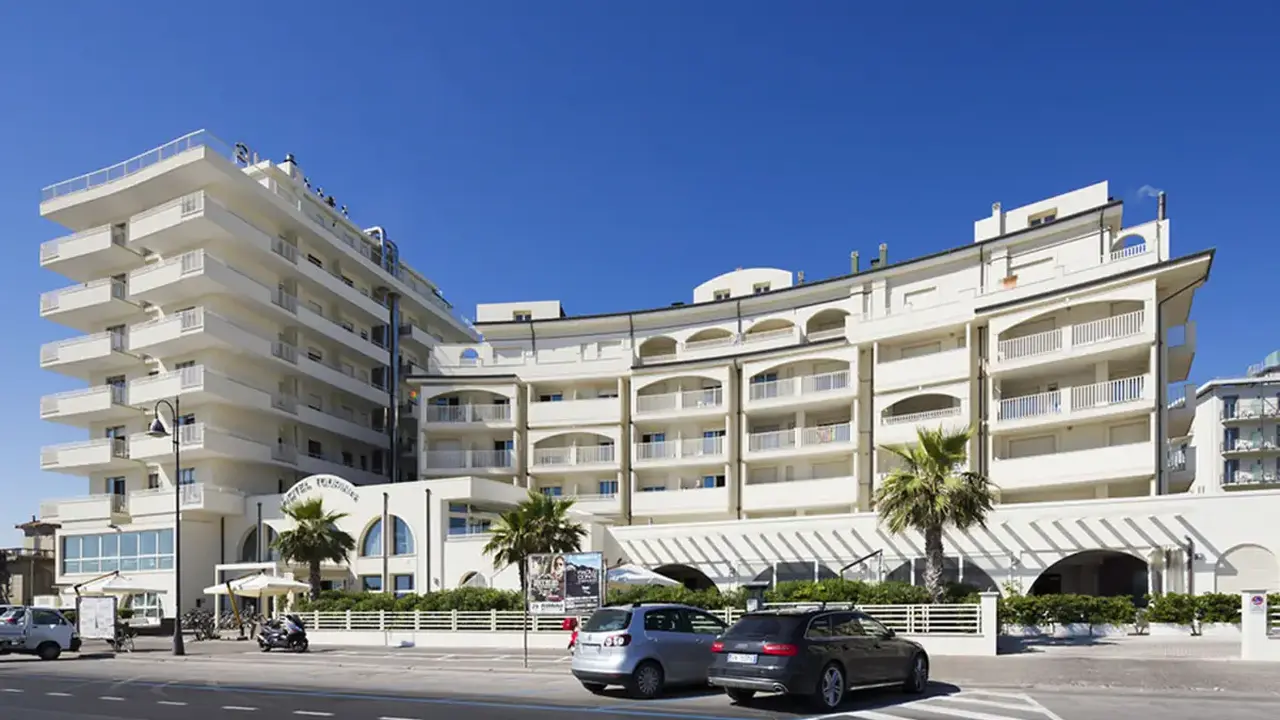 YES Hotel Touring