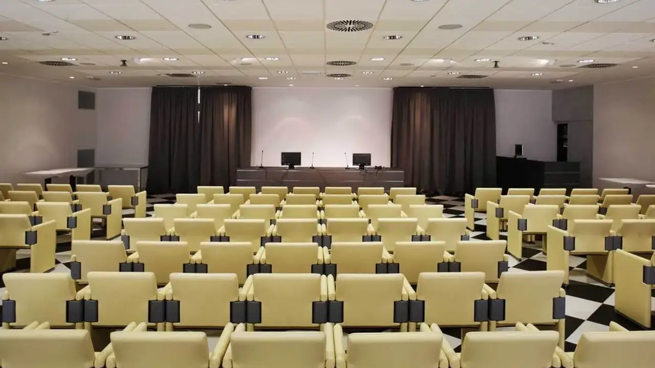 YES Hotel Touring