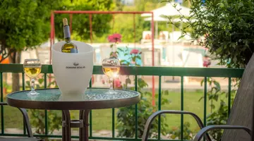 Yianetta Hotel Apartments