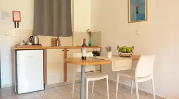 Yianetta Hotel Apartments