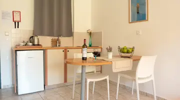 Yianetta Hotel Apartments