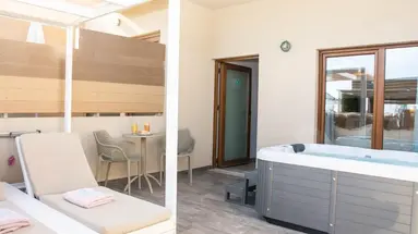 YIANNA CARAVEL HOTEL