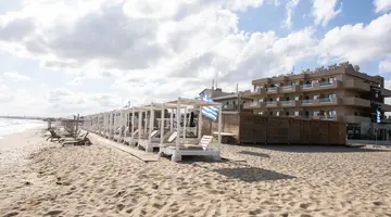 YIANNA CARAVEL HOTEL