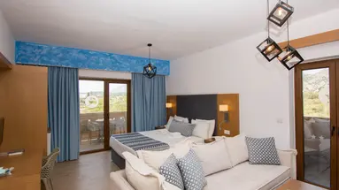 YIANNA CARAVEL HOTEL