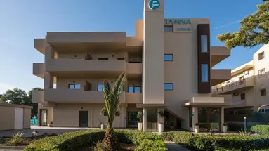 YIANNA CARAVEL HOTEL