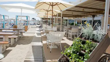YIANNA CARAVEL HOTEL