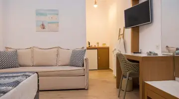 YIANNA CARAVEL HOTEL