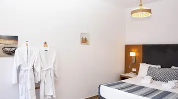 YIANNA CARAVEL HOTEL
