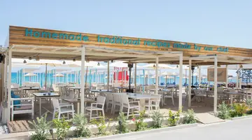 YIANNA CARAVEL HOTEL