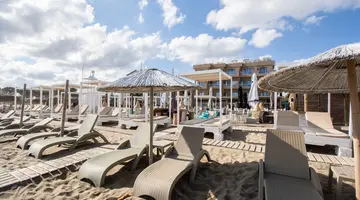 YIANNA CARAVEL HOTEL