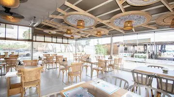 YIANNA CARAVEL HOTEL