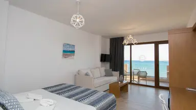 YIANNA CARAVEL HOTEL