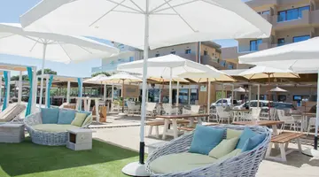 YIANNA CARAVEL HOTEL