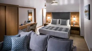 Yianna Caravel Suites by Checkin adult