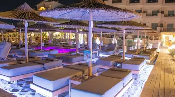 Yianna Caravel Suites by Checkin adult