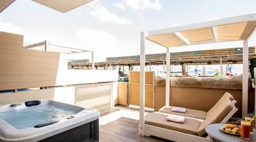 Yianna Caravel Suites by Checkin adult