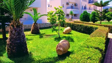 Yiannis Manos Resort Hotel