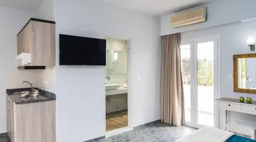Yiannis Manos Resort Hotel