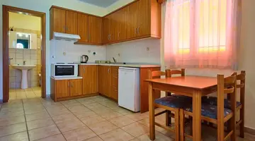 Yiannis Village Sidari