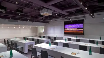 YOTEL New York Times Square