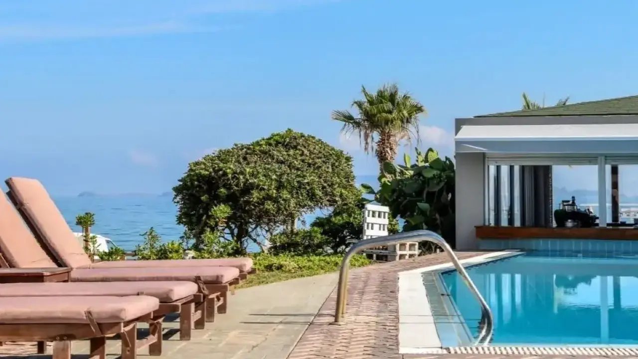 Yria Beach Hotel
