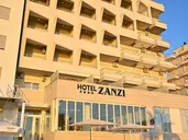 Zanzi Hotel