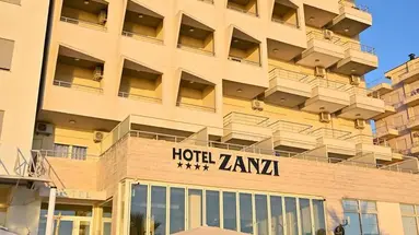 Zanzi Hotel