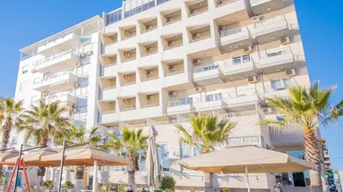 Zanzi Hotel