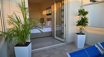 Zanzi Hotel