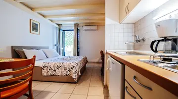 ZATON HOLIDAY RESORT 3***