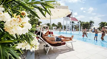 ZATON HOLIDAY RESORT 3***