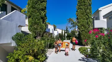 ZATON HOLIDAY RESORT 3***