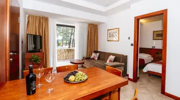 Zaton Holiday Resort - 4 Star Apartments