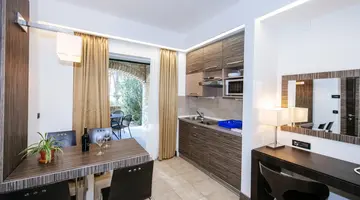 Zaton Holiday Resort - 4 Star Apartments